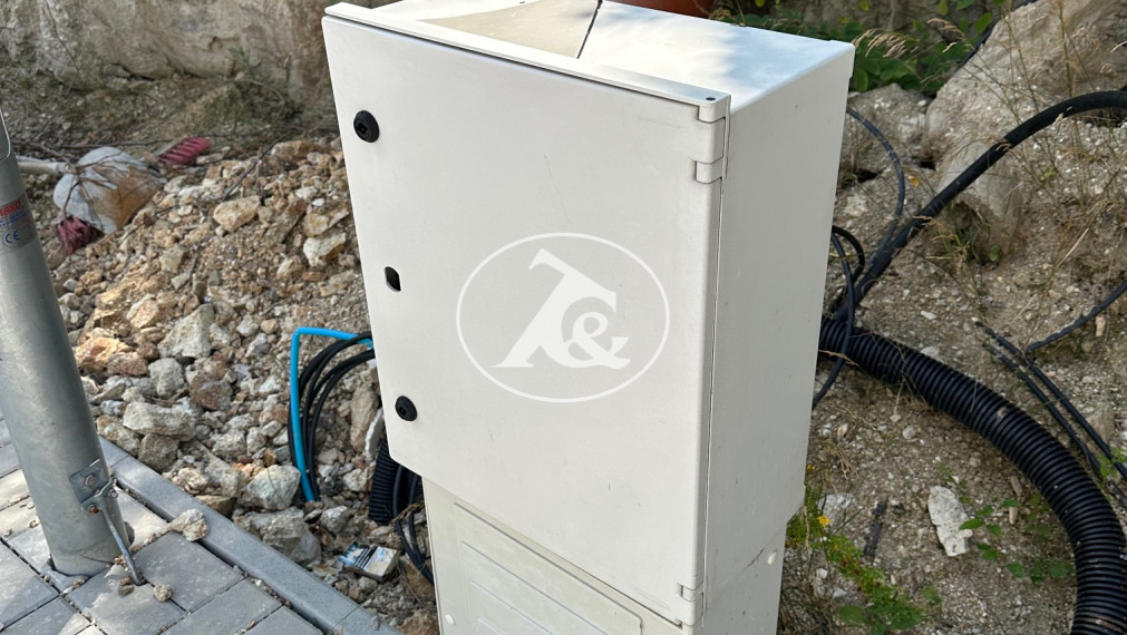 Predaj pozemku na výstavbu 4 RD so sieťami a komunikáciou v atraktívnej lokalite Rača - Popolná ul.