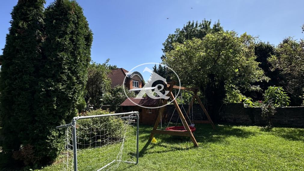 NOVÁ CENA! Štýlový 3-izbový mezonet 85 m² v centre Stupavy – s parkovaním a terasou