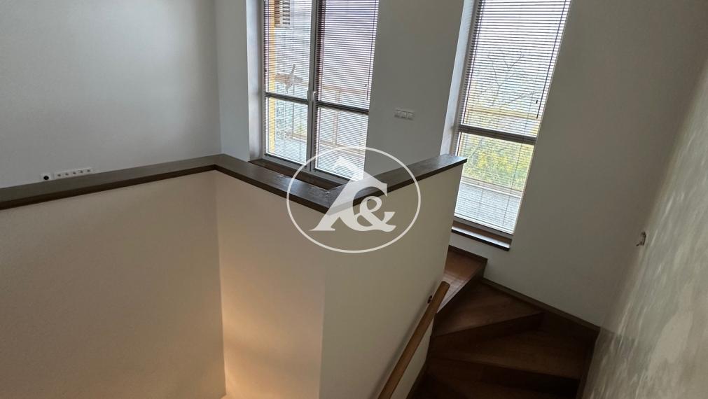 4-izbový mezonet s terasou v Ružinove  na Muškátovej ul. - pre tých, čo chcú viac než len byt