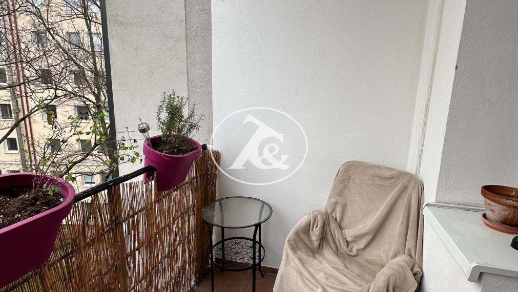 Predaj nadčasového  2-izbového  bytu po kompletnej rekonštrukcii v srdci Starého Mesta – Dobrovského ul.