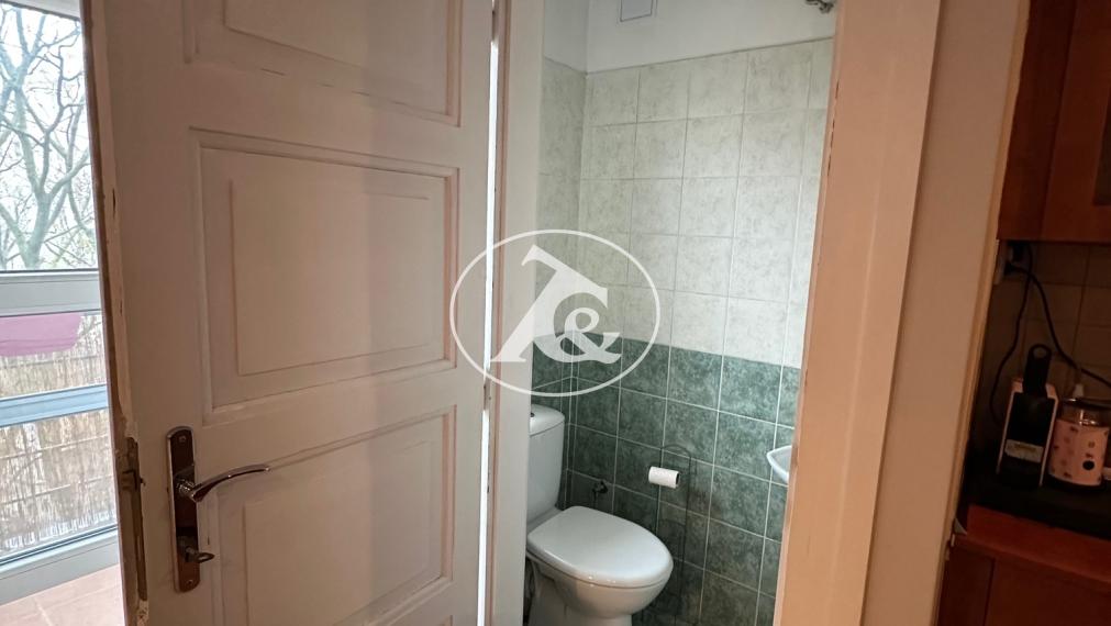 Predaj nadčasového  2-izbového  bytu po kompletnej rekonštrukcii v srdci Starého Mesta – Dobrovského ul.