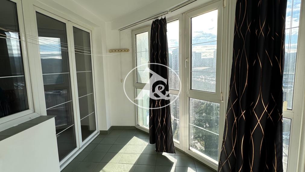 Pohodlné rodinné bývanie: Priestranný 3-izbový byt s potenciálom 4 izieb na predaj v Lamači na Bakošovej ul.