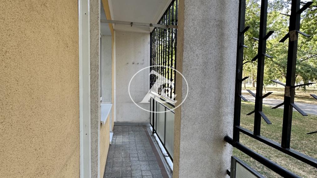 PRIESTRANNÝ 3-IZBOVÝ BYT S VEĽKOU LOGGIOU ORIENTOVANOU DO PARKU,  JADROVÁ UL. , RUŽINOV