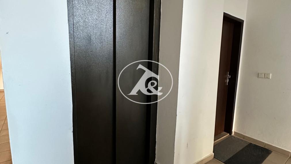 VEĽKORYSÝ 4-IZBOVÝ BYT NA KRAMÁROCH – 100 m², LOGGIA, ZELEŇ A PARKOVANIE
