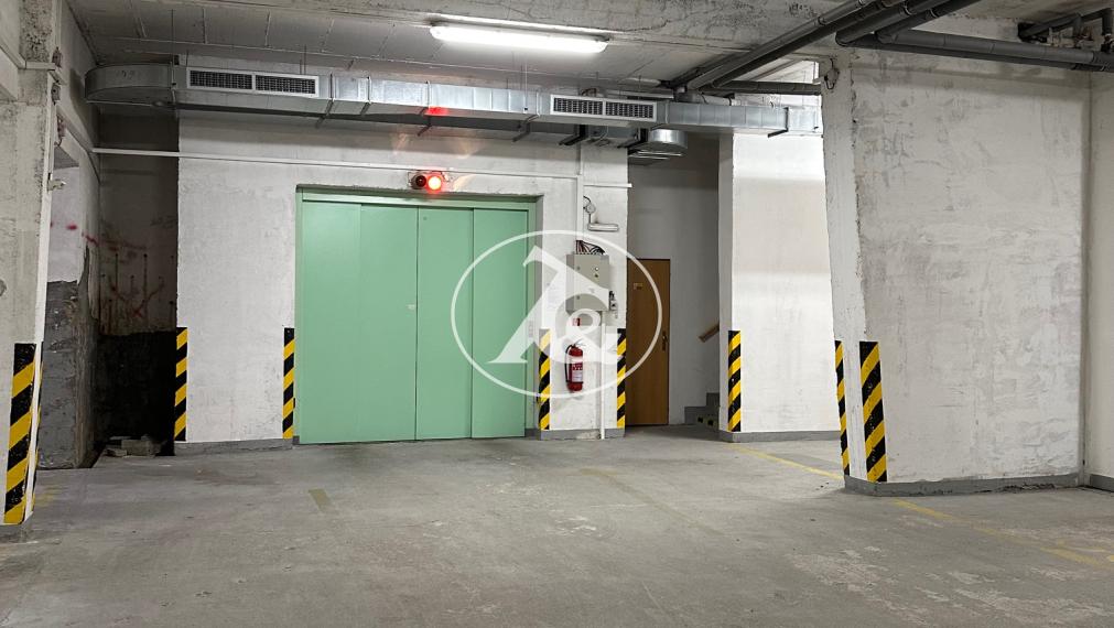 VEĽKORYSÝ 4-IZBOVÝ BYT NA KRAMÁROCH – 100 m², LOGGIA, ZELEŇ A PARKOVANIE