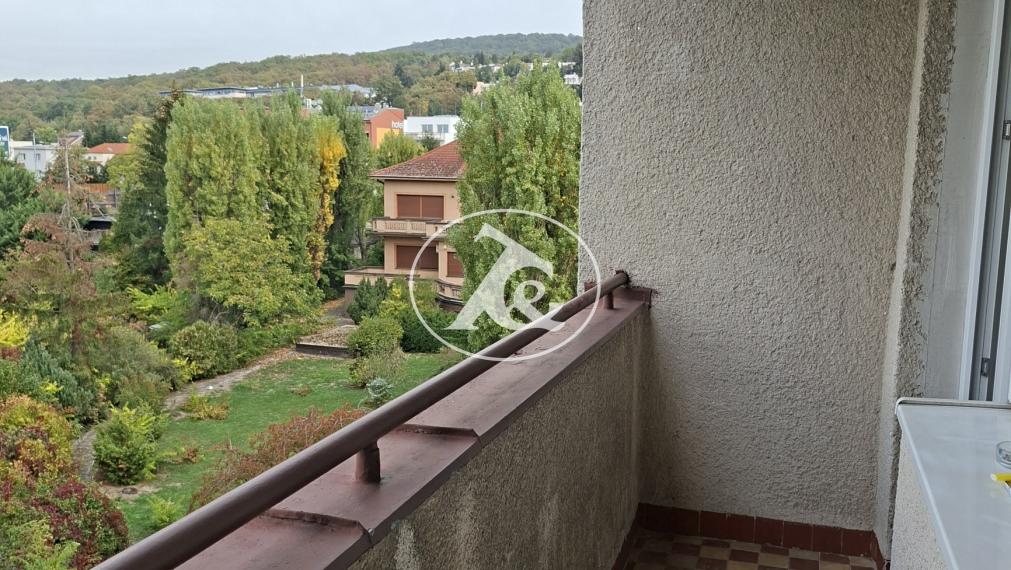 PRENÁJOM 2-IZB. BYTU V STAROM MESTE, UL. ZÁPADNÝ RAD, TICHÉ BÝVANIE