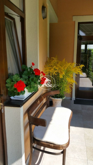 Multifunkčný dom v Mýte pod Ďumbierom - Bývanie a podnikanie v jednom!