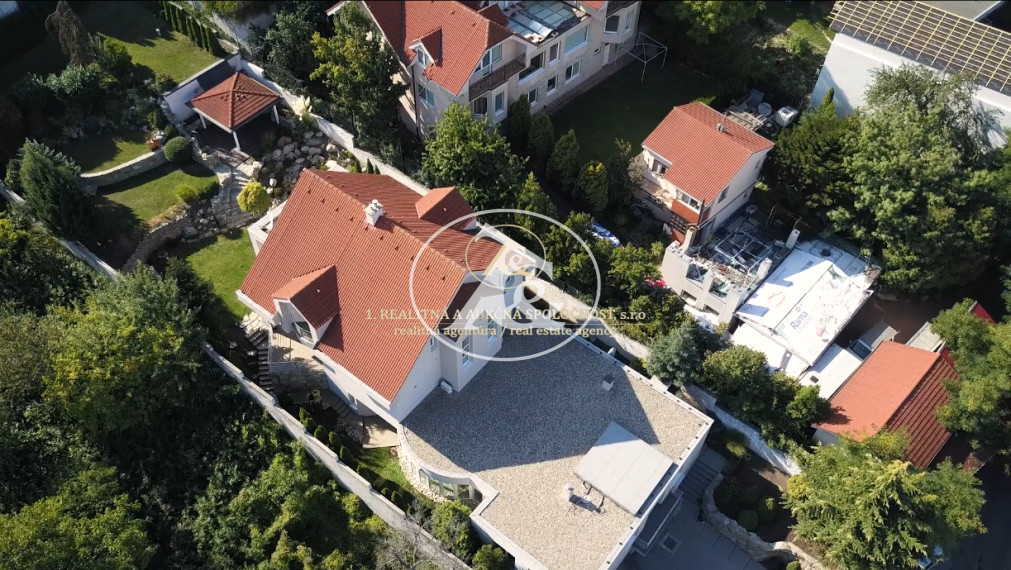 Veľký rodinný dom na predaj - Bratislava - Koliba