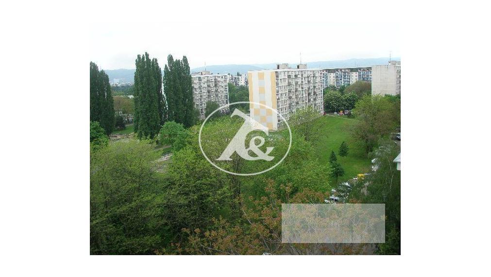 PRENÁJOM VEĽMI PEKNEJ ZARIADENEJ GARZONKY V TICHOM PROSTREDÍ PLNOM ZELENE,RUŽINOV(ŠTEFUNKOVA UL)