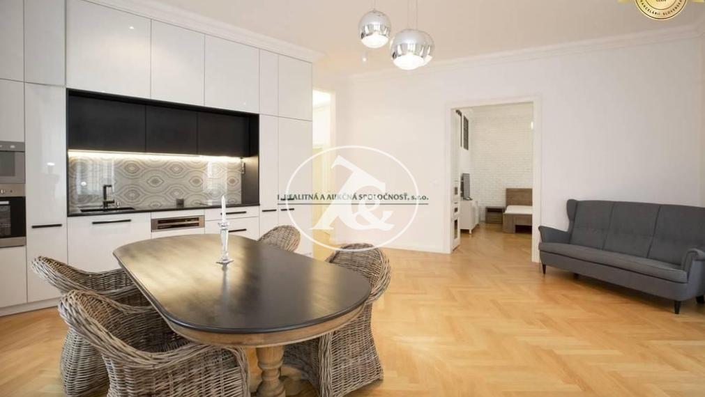 PRENÁJOM JEDINEČNÉHO STAROMESTSKÉHO 4-IZB. BYTU S GARÁŽOU