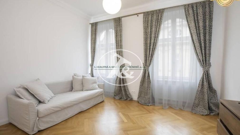 PRENÁJOM JEDINEČNÉHO STAROMESTSKÉHO 4-IZB. BYTU S GARÁŽOU