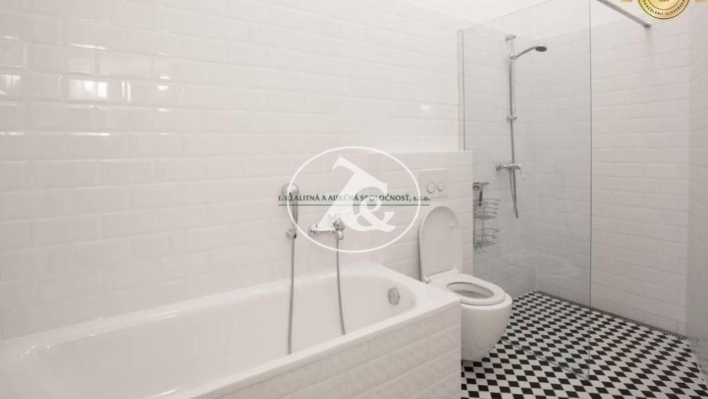 PRENÁJOM JEDINEČNÉHO STAROMESTSKÉHO 4-IZB. BYTU S GARÁŽOU