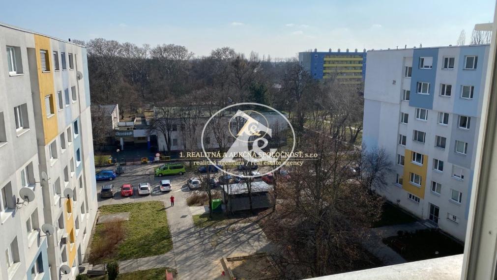 PRENÁJOM VEĽMI PEKNÉHO KOMPLET ZARIADENÉHO 1-IZB. BYTU V ZELENOM PROSTREDÍ,HAANOVA UL, PETRŽALKA