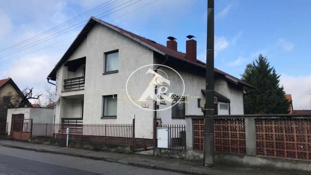 Rodinný dom v tichej ulici vhodný na renováciu