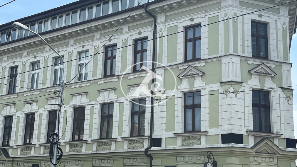 Predaj zaujímavého  5.izb. bytu  na Štefanovičovej ulici v centre s krbom a s terasou