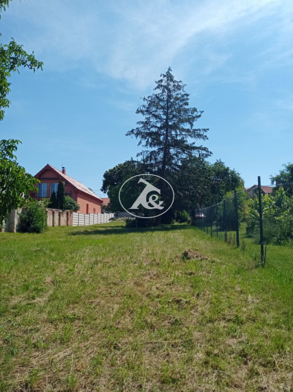 ZAUJÍMAVÝ STAVEBNÝ POZEMOK V DEVÍNSKEJ NOVEJ VSI S VÝMEROU 2932 M2