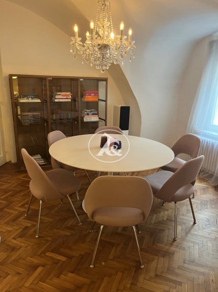 Tichý, nadštandardne zrekonštruovaný 2.izb byt na  Františkánskom námestí.