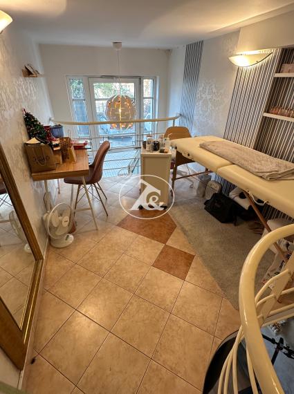 Obchodný priestor na prenájom, vhodný ako nechtové štúdio, kadernícky salón.... na Zámockej ulici