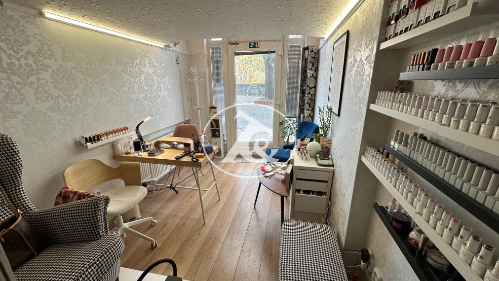 Obchodný priestor na prenájom, vhodný ako nechtové štúdio, kadernícky salón.... na Zámockej ulici