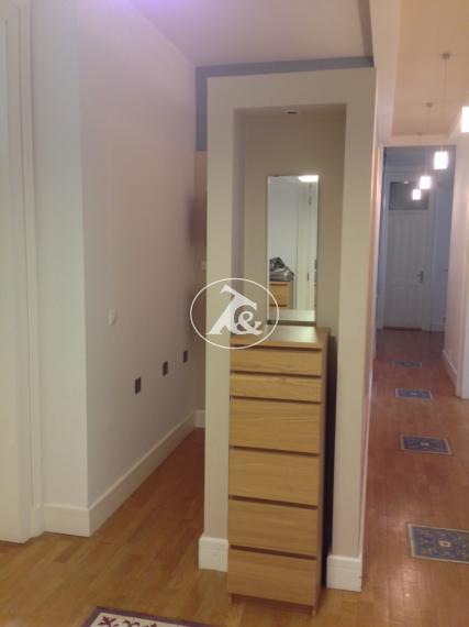 Predaj jedinečného exkluzívneho  5-izbového bytu  s vysokými stropmi na Tolstého ul.