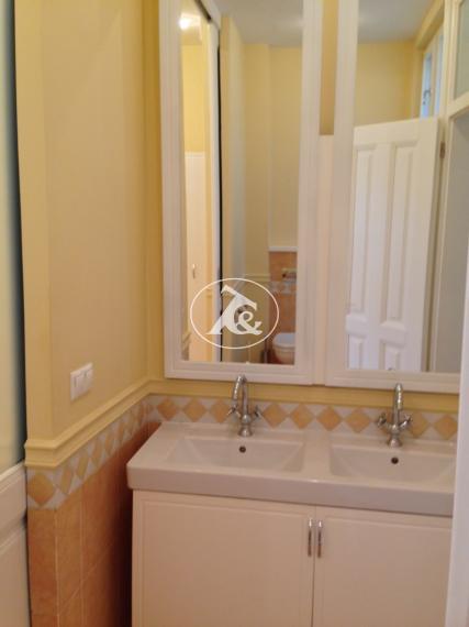 Predaj jedinečného exkluzívneho  5-izbového bytu  s vysokými stropmi na Tolstého ul.