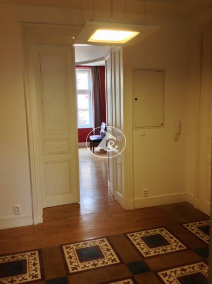 Predaj jedinečného exkluzívneho  5-izbového bytu  s vysokými stropmi na Tolstého ul.