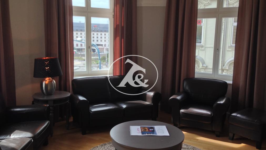 Predaj jedinečného exkluzívneho  5-izbového bytu  s vysokými stropmi na Tolstého ul.