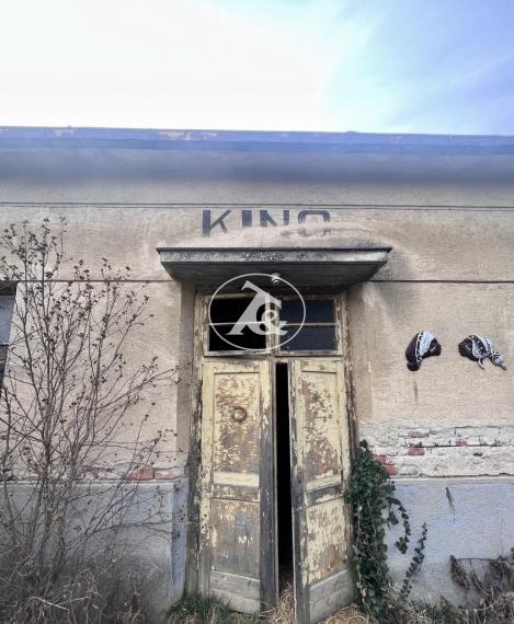 Na predaj veľkorysý pozemok, 5 izbový rodinný dom s hospodárskou časťou