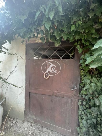 Na predaj veľkorysý pozemok, 5 izbový rodinný dom s hospodárskou časťou