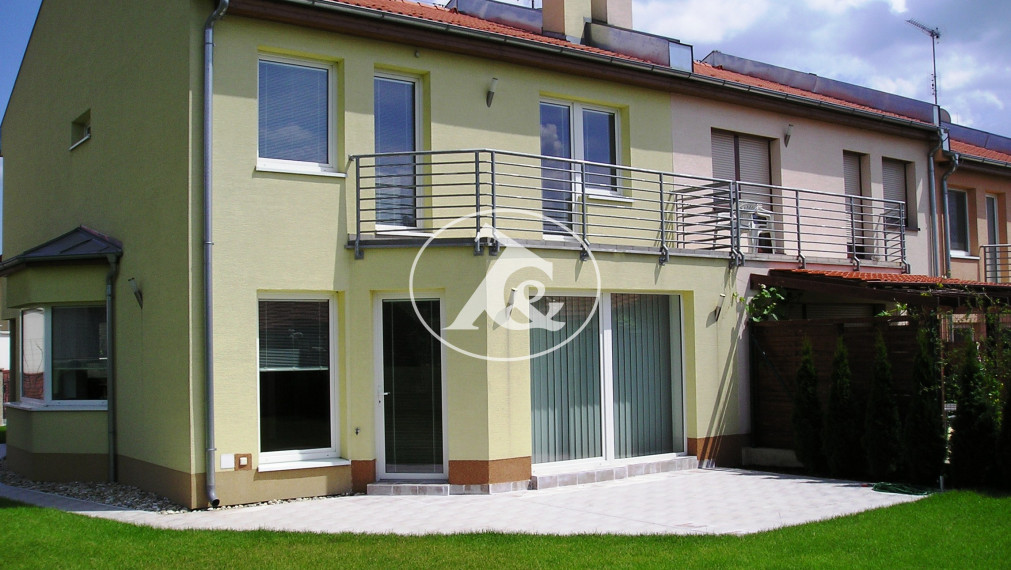 Na PREDAJ rodinný pokoj v srdci Devínskej – krb, záhrada a ticho slepej ulice - PREDANÉ !