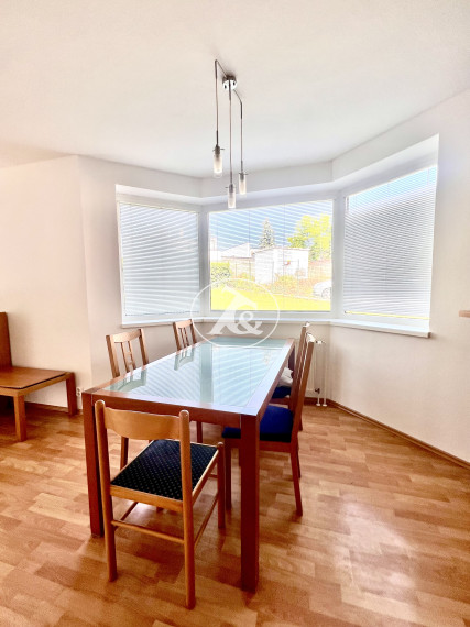 Na PREDAJ rodinný pokoj v srdci Devínskej – krb, záhrada a ticho slepej ulice - PREDANÉ !