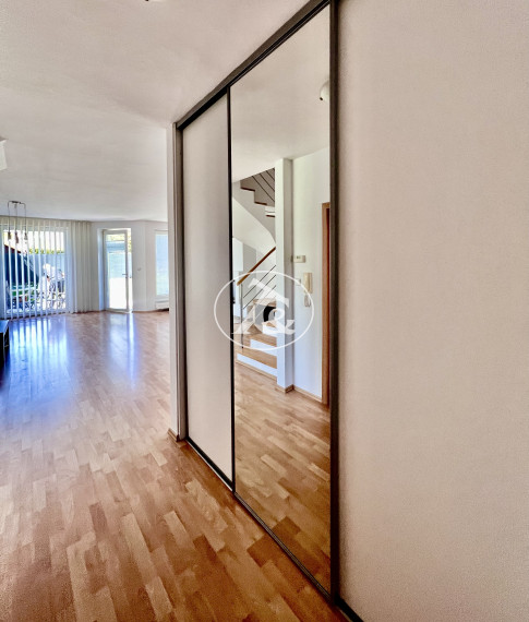 Na PREDAJ rodinný pokoj v srdci Devínskej – krb, záhrada a ticho slepej ulice - PREDANÉ !