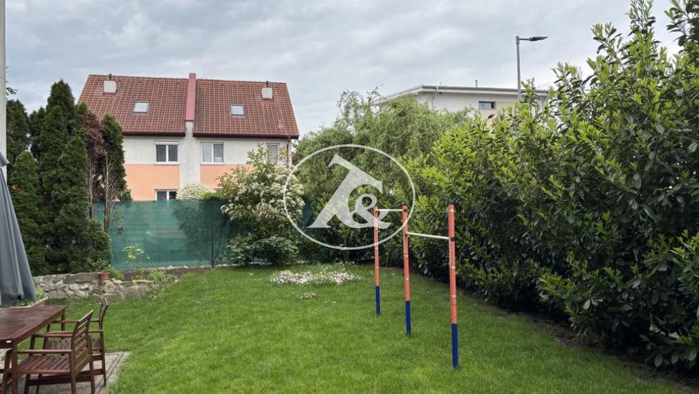 PREDAJ 3-izbový byt s vlastnou záhradou a klimatizáciou – Ľubovníková, BA, Devínska Nová Ves - PREDANÉ!