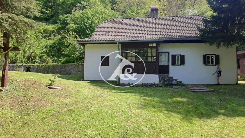 Predaj zaujímavého pozemku  v B. Štiavnici so stavebným povolením na výstavbu RD