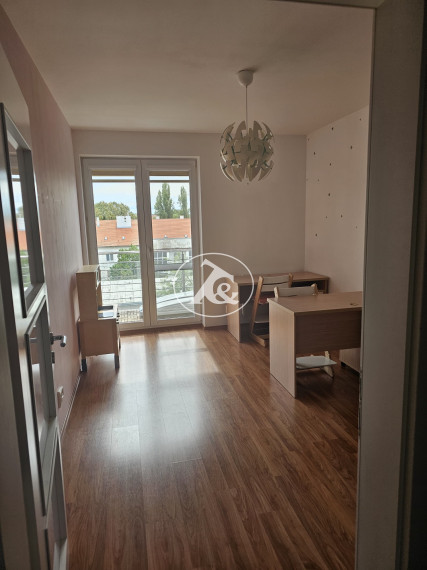 Exkluzívny 4-izbový byt na predaj vo vyhľadávanej rezidenčnej časti mesta RUŽINOV - NIVY - roh Rastislavova a Záhradnícka ul.