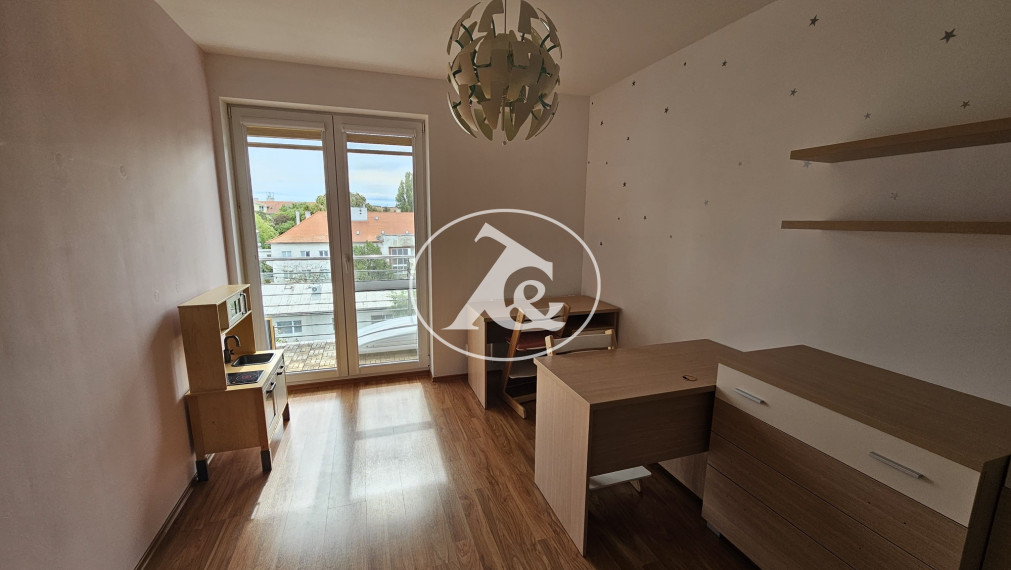 Exkluzívny 4-izbový byt na predaj vo vyhľadávanej rezidenčnej časti mesta RUŽINOV - NIVY - roh Rastislavova a Záhradnícka ul.