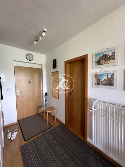 PREDANÉ - Predaj veľkého 3-izbového bytu s loggiou, garážou a výhľadom na vinice v Pezinku ul. Eugena Suchoňa