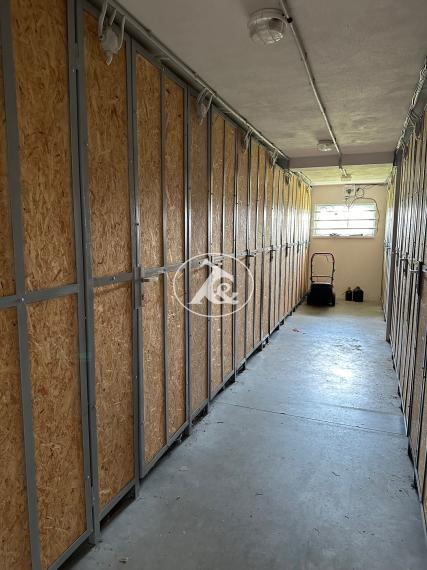 PREDANÉ - Predaj veľkého 3-izbového bytu s loggiou, garážou a výhľadom na vinice v Pezinku ul. Eugena Suchoňa