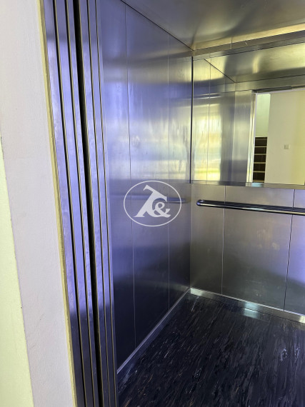 PREDANÉ - Predaj veľkého 3-izbového bytu s loggiou, garážou a výhľadom na vinice v Pezinku ul. Eugena Suchoňa