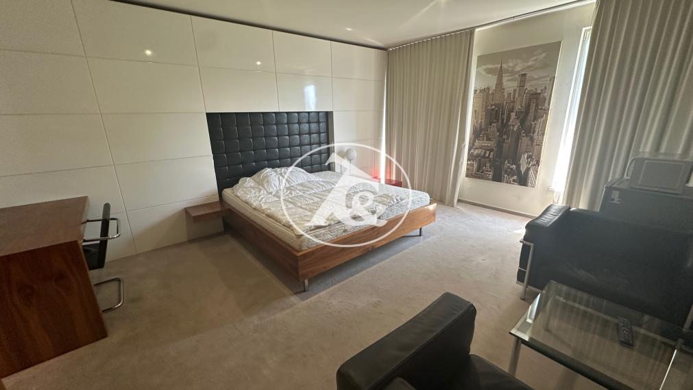 Ružinov - Mimoriadna investičná príležitosť – veľkorysý  5-izbový byt s extra práčovňou  stavebne rozdelený na 4 samostatné ubytovacie jednotky