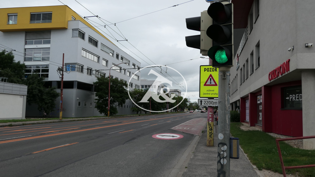 Predaj - obchodný priestorna prízemí o výmere 82,64 m2, Bratislava II, Ružinov/Gagarinova ul.