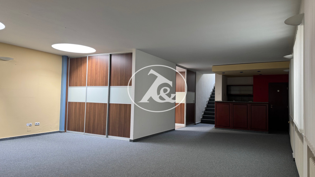 Dom s ateliérom na bývanie aj podnikanie - Patrónka