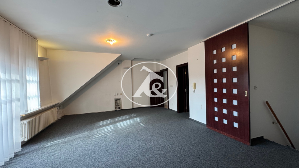 Dom s ateliérom na bývanie aj podnikanie - Patrónka