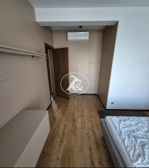 Predaj-4 i R,D bezbarierový, pri Piešťanoch/Moravany nad Váhom, vysoký štandard: klíma, krb, kamerový systém, automatická závlaha, robotické kosenie trávy