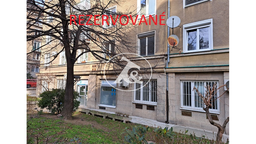 VEĽKÝ NEBYTOVÝ PRIESTOR V STAROM MESTE, POVRAZNÍCKA UL., 264 M2, PRÍZEMIE - VÝBORNÁ LOKALITA