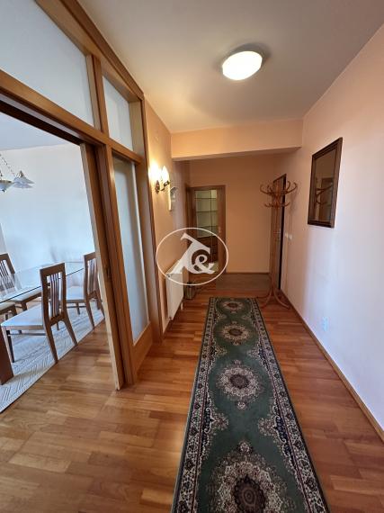 Čarovný panoramatický  výhľad na Bratislavu z 21. poschodia zo  4i bytu o  celkovej výmere 172 m2  z 50m2 terás (20m2 + 30m2)