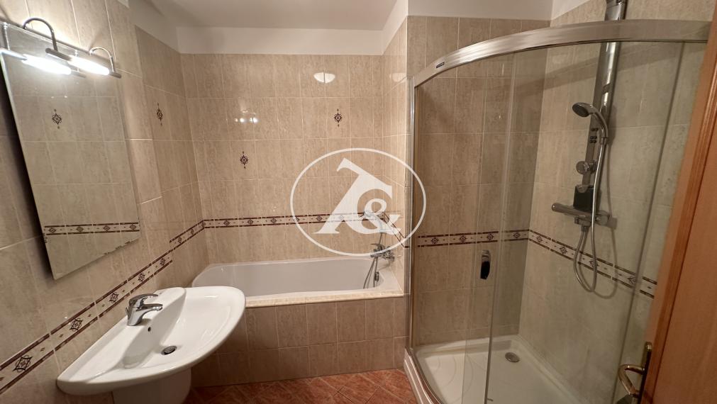 Čarovný panoramatický  výhľad na Bratislavu z 21. poschodia zo  4i bytu o  celkovej výmere 172 m2  z 50m2 terás (20m2 + 30m2)