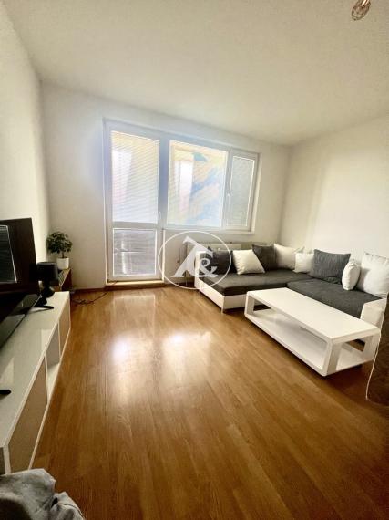 NA PREDAJ 4- izbový byt na Nobelovom námestí v Petržalke