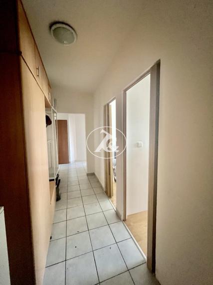 NA PREDAJ 4- izbový byt na Nobelovom námestí v Petržalke