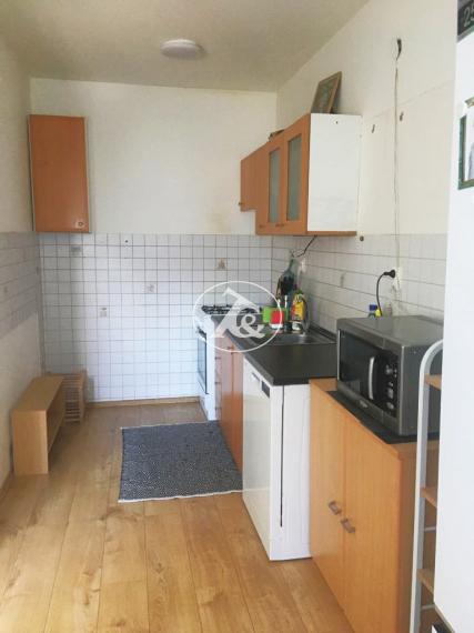 NA PREDAJ 4- izbový byt na Nobelovom námestí v Petržalke